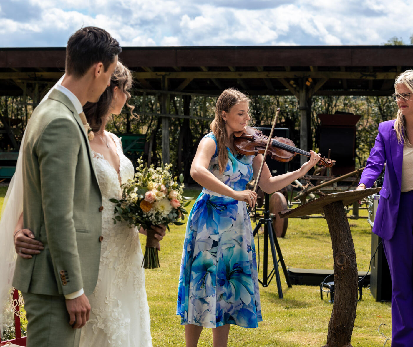Violinist wedding